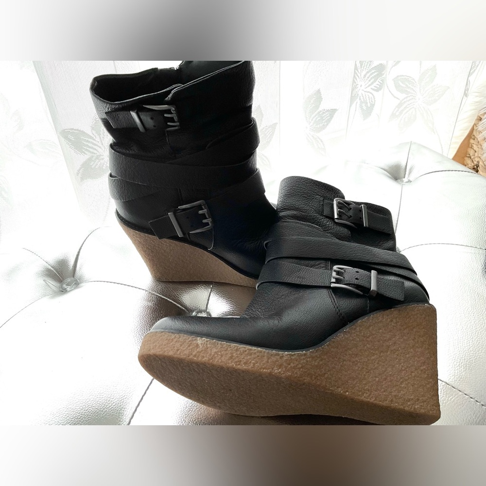 BCBG GÉNÉRATION BOOTIES - Picture 10 of 14